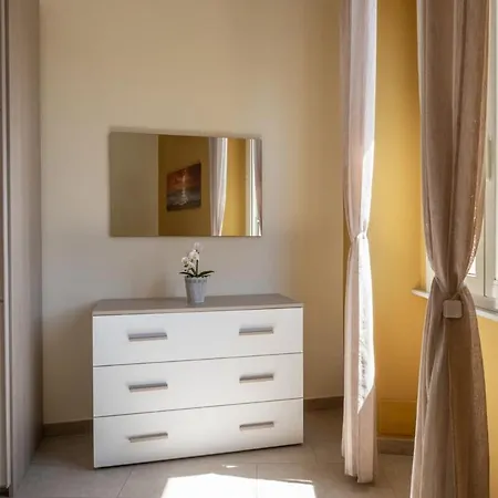 Bright In The Center - Spacious & Cozy Apartment *