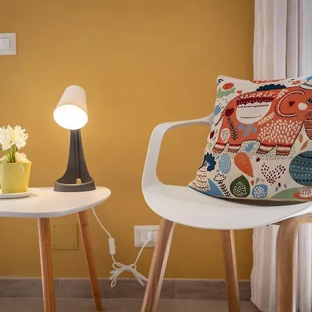Bright In The Center - Spacious & Cozy