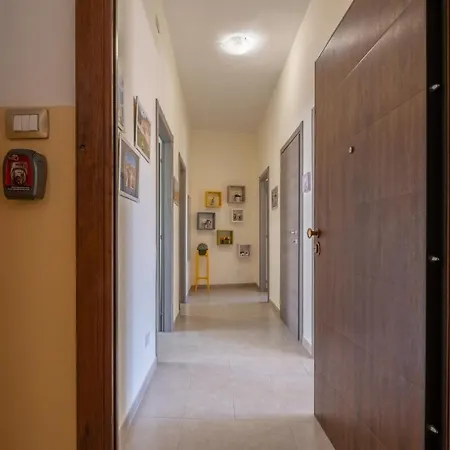 Bright In The Center - Spacious & Cozy Appartamento Cagliari